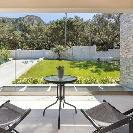 Alonaki Villa